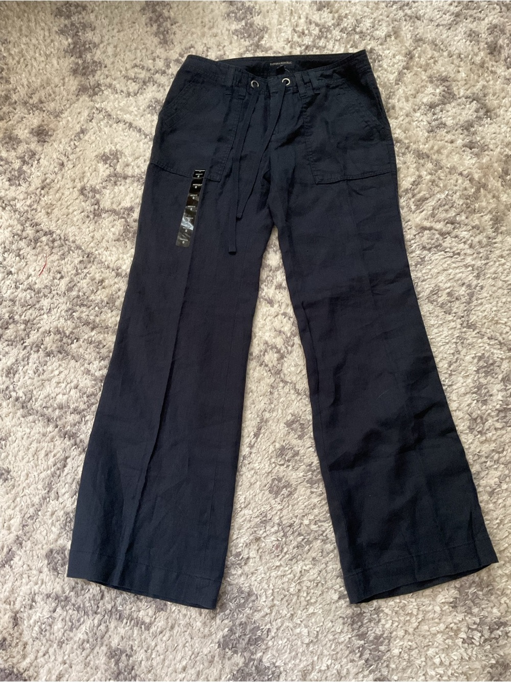 Banana Republic navy blue linen pants with drawstring waist #linenlove #drawstri